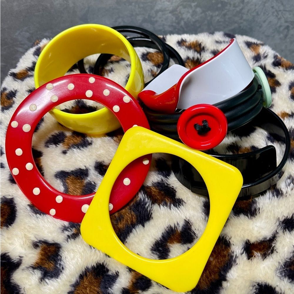 Ultimate 80s Bold Bangle Bracelet Set of 8, Red, Yellow, Black, White Geometric